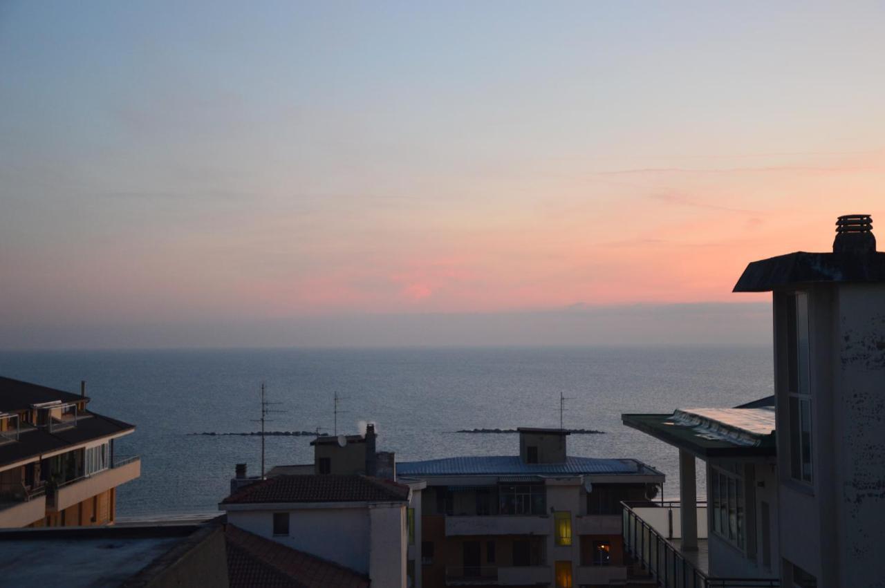 Apartamento Luxury Bellevue Centro Citta Pescara Exterior foto