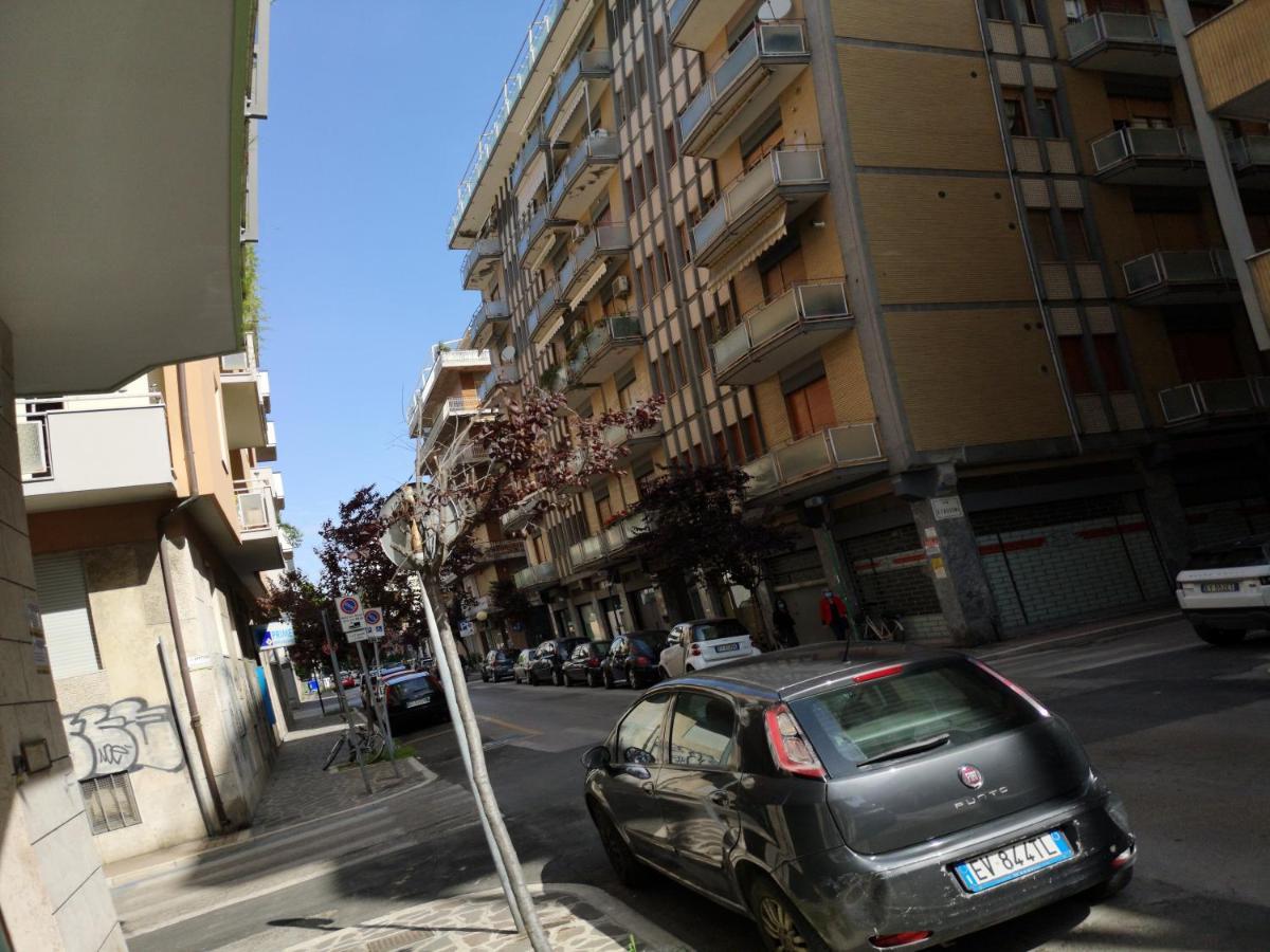 Apartamento Luxury Bellevue Centro Citta Pescara Exterior foto